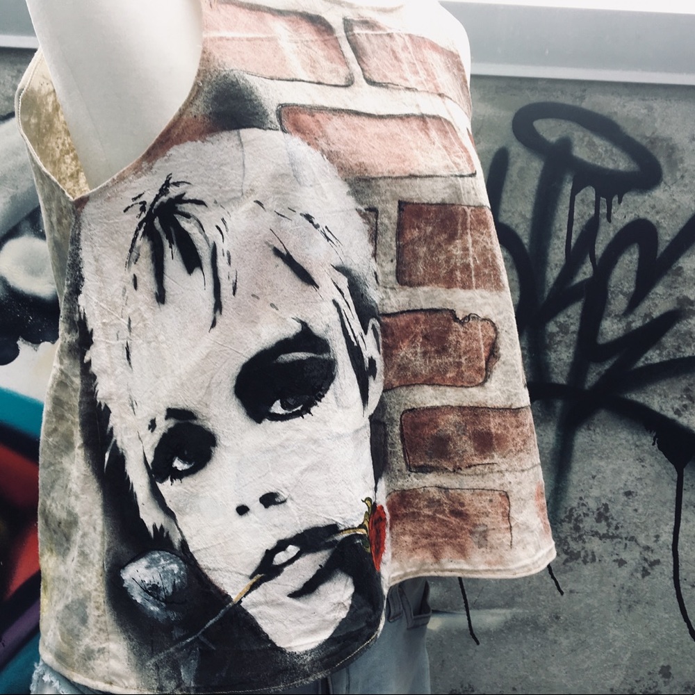 Wearable Art “Edie” Recycled Stage Backdrop Top - Picture 2 of 7